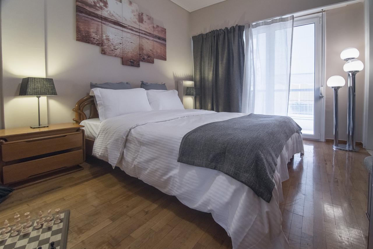 Stunning Central Apartment アテネ エクステリア 写真