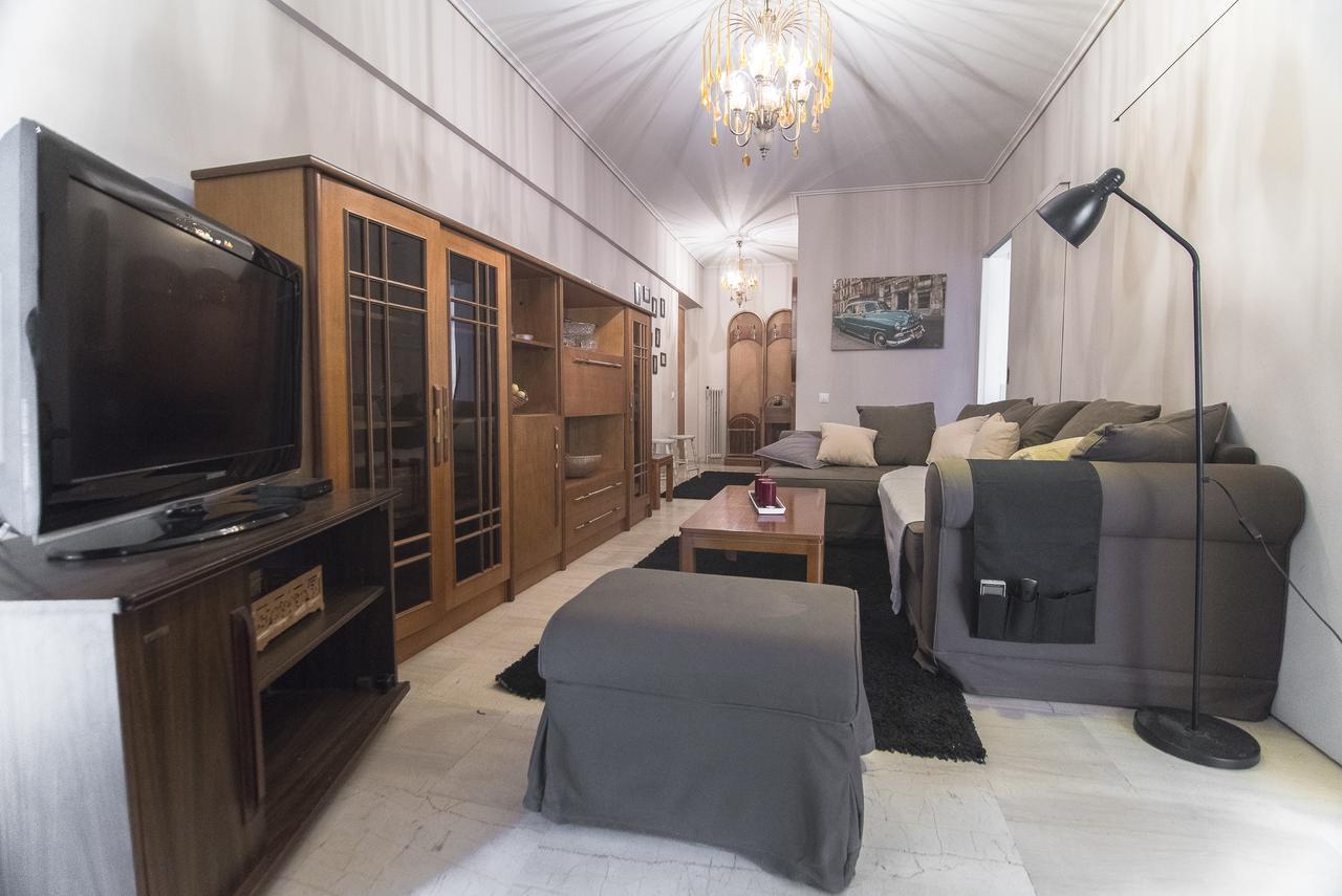 Stunning Central Apartment アテネ エクステリア 写真