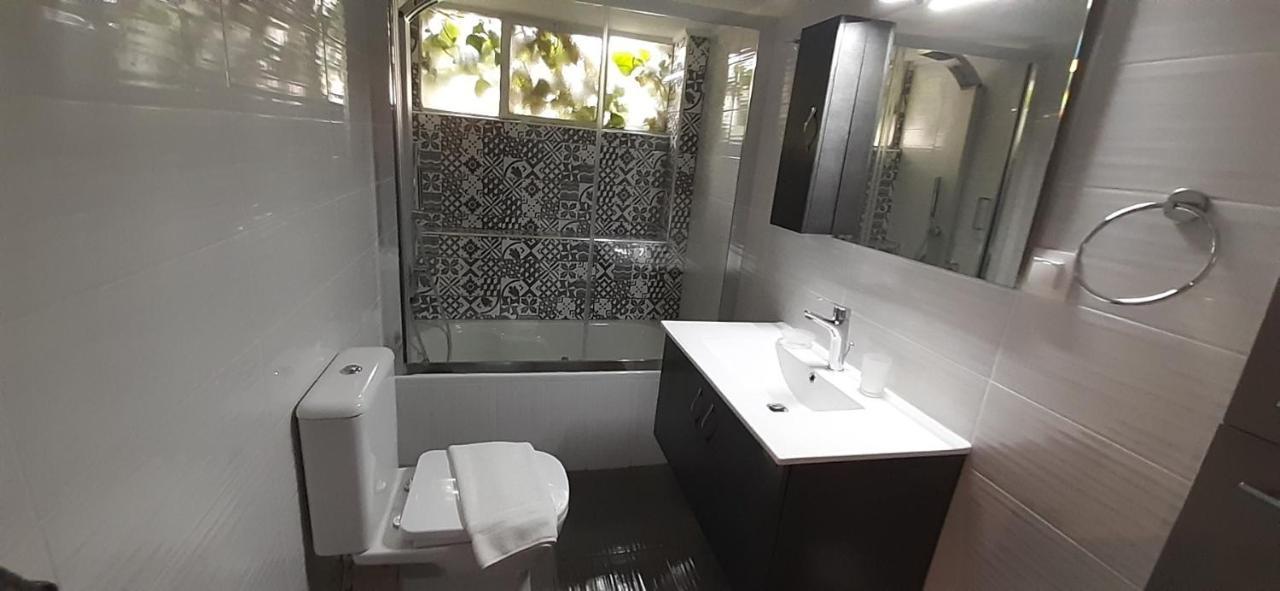 Stunning Central Apartment アテネ エクステリア 写真